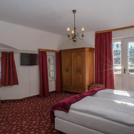 Restaurant Gruenwalderhof 3*