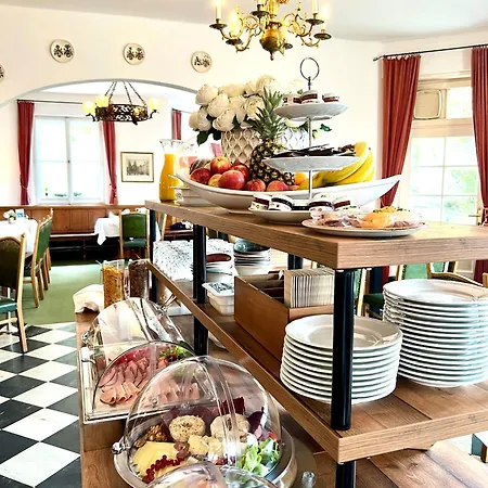 Restaurant Gruenwalderhof فندق 3*